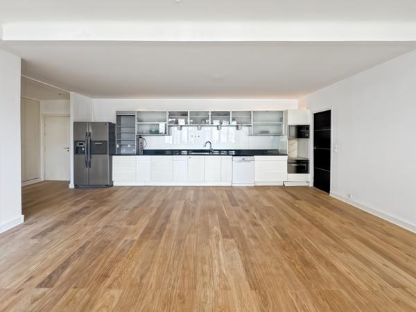 Bureau
         5 pièces
        - 106 m² 1 250 000 € *