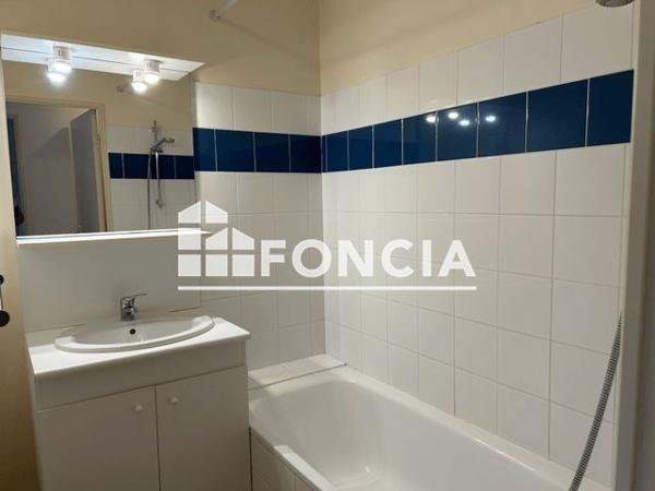 Location Appartement 2 pièces 42.84 m² - 110 COURS SAINT LOUIS Bordeaux 33000