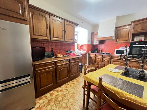 NOUVEAUTE Maison ancienne LOHEAC - Plein bourg - 7 pièces environ 145 m2