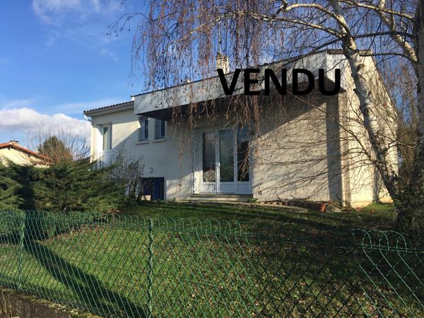 EXCLUSIVITE A VENDRE JOLIE VILLA AVEC GARAGE ET JARDIN