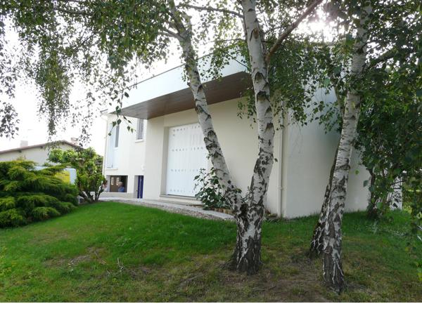 EXCLUSIVITE A VENDRE JOLIE VILLA AVEC GARAGE ET JARDIN