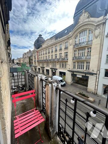 EN EXCLUSIVITE RUE DE VESLE - 3 pièces avec balcon