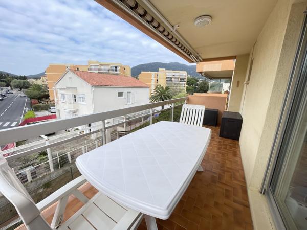 2 pièces, parking. 2 terrasses, deux salles de bains, 2 wc Cavalaire-sur-Mer (83240)