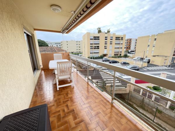 2 pièces, parking. 2 terrasses, deux salles de bains, 2 wc Cavalaire-sur-Mer (83240)