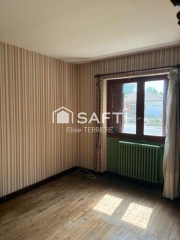 Maison 6 pièces avec jardin, étang de 2138m2, garage et 2 box