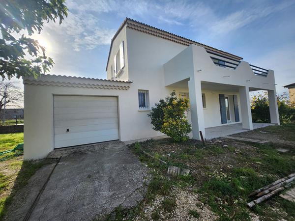 EXCLUSIVITE SUR MORIERES LES AVIGNON - MAISON A VENDRE - 3 CHAMBRES + 1 BUREAU - 102 M² SUR TERRAIN DE 760 M²