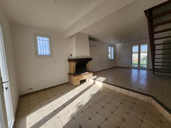 EXCLUSIVITE SUR MORIERES LES AVIGNON - MAISON A VENDRE - 3 CHAMBRES + 1 BUREAU - 102 M² SUR TERRAIN DE 760 M²