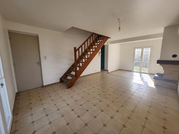 EXCLUSIVITE SUR MORIERES LES AVIGNON - MAISON A VENDRE - 3 CHAMBRES + 1 BUREAU - 102 M² SUR TERRAIN DE 760 M²