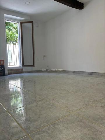 Vente                                                      Appartement
                        
                     2 pièces                      34 m2                     à Aubagne