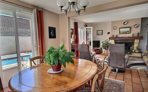 Maison à vendre    6 pièces •  Lons