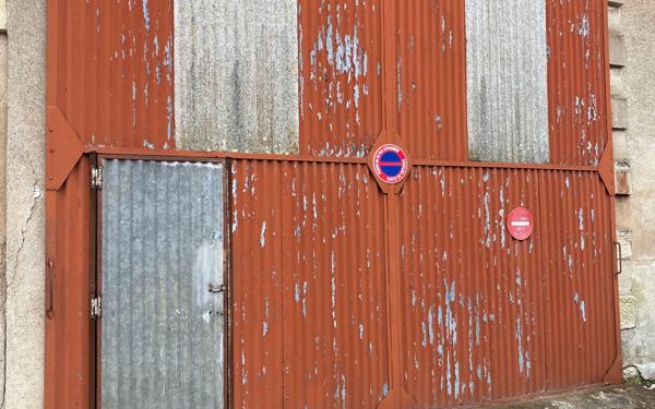 Stationnement à vendre    85 m2 Loudun