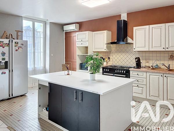 Maison à vendre 5 pièces 150 m² Scorbé-Clairvaux