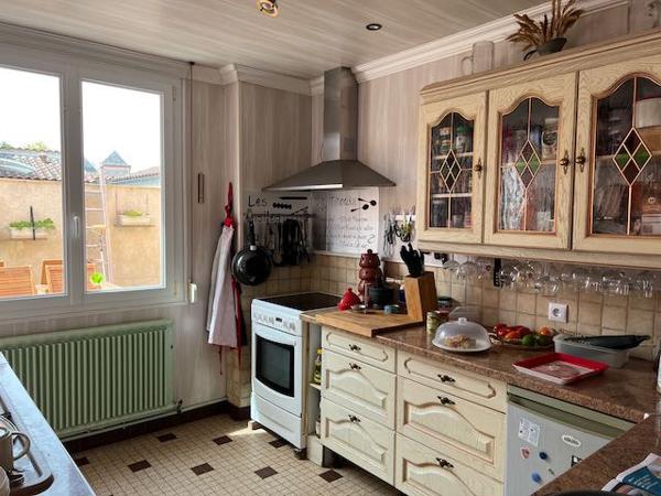 MAISON DE BOURG DE 140M2 AU COEUR DE BOUIN