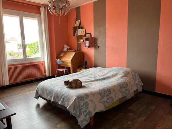 MAISON DE BOURG DE 140M2 AU COEUR DE BOUIN