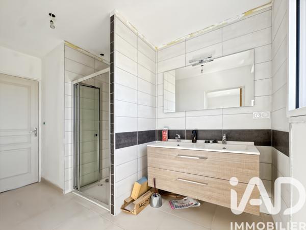 Maison à vendre 7 pièces 142,76 m² Neuilly-le-Vendin