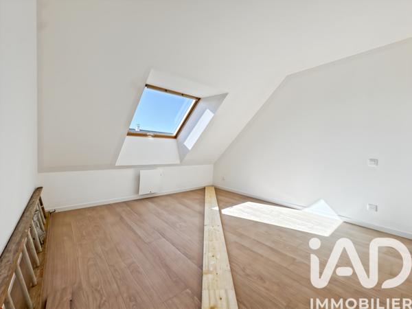 Maison à vendre 7 pièces 142,76 m² Neuilly-le-Vendin