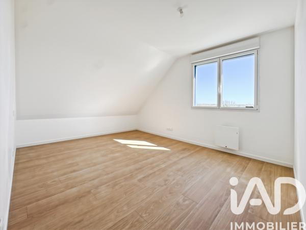 Maison à vendre 7 pièces 142,76 m² Neuilly-le-Vendin