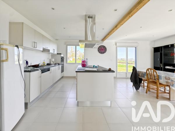 Maison à vendre 7 pièces 142,76 m² Neuilly-le-Vendin