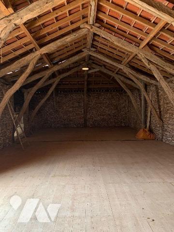 A VENDRE - A CONCOTS (46260 -LOT) - Ancien corps de ferme composé d'une maison d'habitation sur...