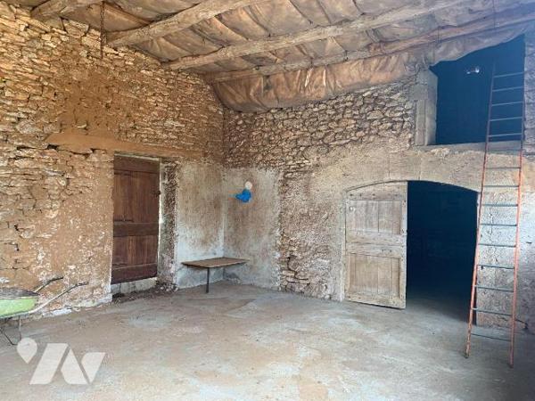 A VENDRE - A CONCOTS (46260 -LOT) - Ancien corps de ferme composé d'une maison d'habitation sur...
