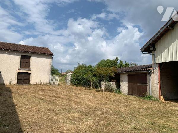 A VENDRE - A CONCOTS (46260 -LOT) - Ancien corps de ferme composé d'une maison d'habitation sur...