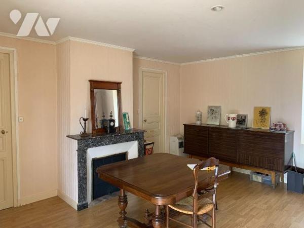 A VENDRE - A CONCOTS (46260 -LOT) - Ancien corps de ferme composé d'une maison d'habitation sur...