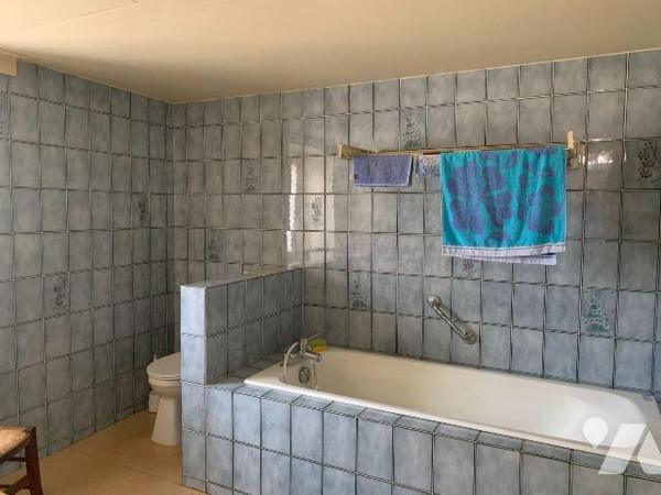 A VENDRE - A CONCOTS (46260 -LOT) - Ancien corps de ferme composé d'une maison d'habitation sur...