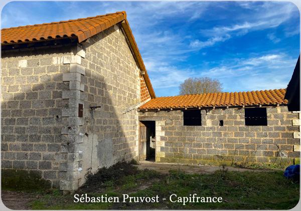 Local/Atelier 110m2 à vendre SAINT PIERRE DE COLE (24) + Terrain jouxtant de 246 m² en zone U.