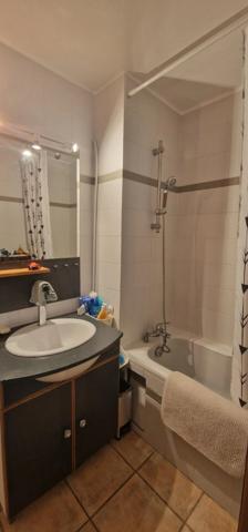 T4 A DEUX PAS DU PORT COTE HOTEL DE VILLE DE MARTIGUES!