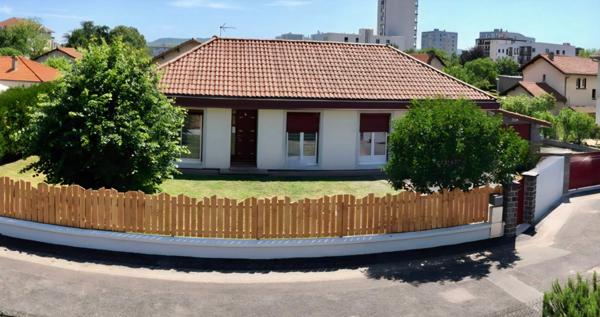 Plain pied Cournon D Auvergne 5 pièce(s) 120 M2