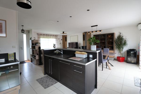 Plain pied Cournon D Auvergne 5 pièce(s) 120 M2