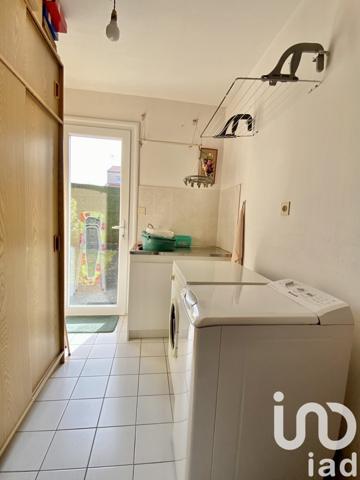 Maison traditionnelle 6 pièces de 196 m² à Antigny (85120)