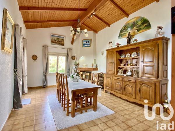 Maison traditionnelle 6 pièces de 196 m² à Antigny (85120)