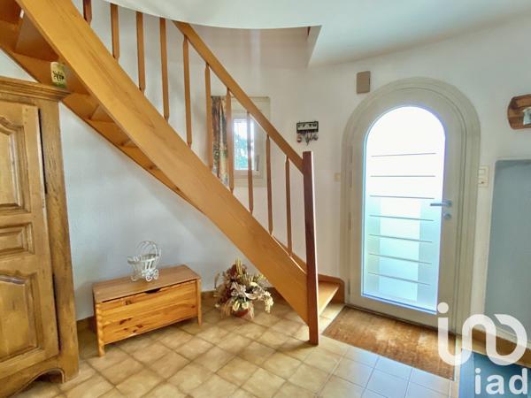 Maison traditionnelle 6 pièces de 196 m² à Antigny (85120)