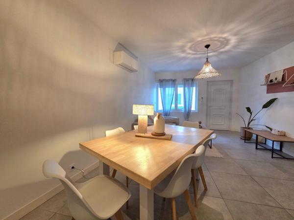 Maison de village de 64 m2 entièrement rénovée, 3 chambres et garage.