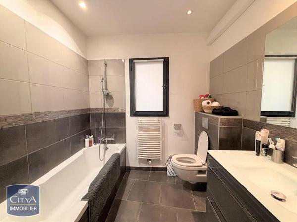 Appartement à louer 4 pièces 113.54m² Villeneuve-lès-Avignon (30400)