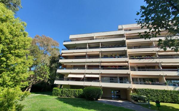 Appartement à vendre    3 pièces • 65 m2 Villeneuve-Loubet