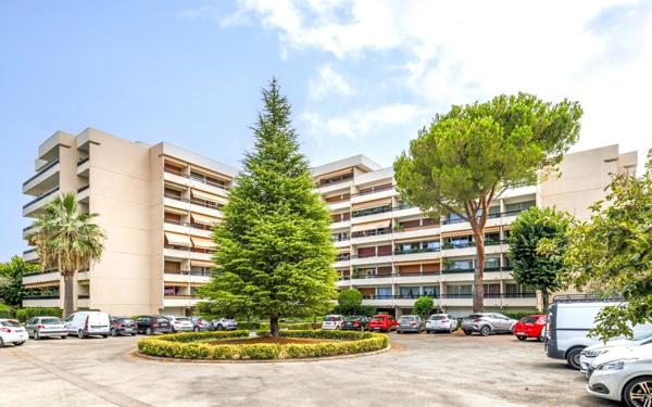 Appartement à vendre    3 pièces • 65 m2 Villeneuve-Loubet