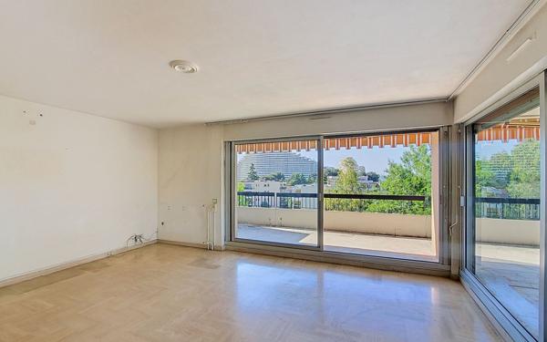 Appartement à vendre    3 pièces • 65 m2 Villeneuve-Loubet