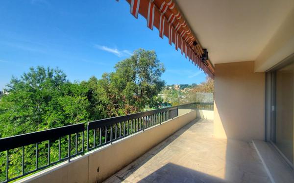 Appartement à vendre    3 pièces • 65 m2 Villeneuve-Loubet