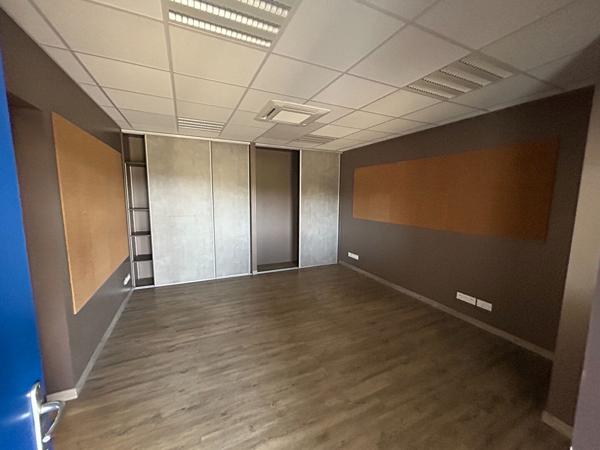 PROCHE MAYENNE - A VENDRE - BATIMENT D'ACTIVITE - 230 m² , Villaines la juhel PROCHE MAYENNE - A VENDRE - BATIMENT D'ACTIVITE - 230 m² , Villaines la juhel