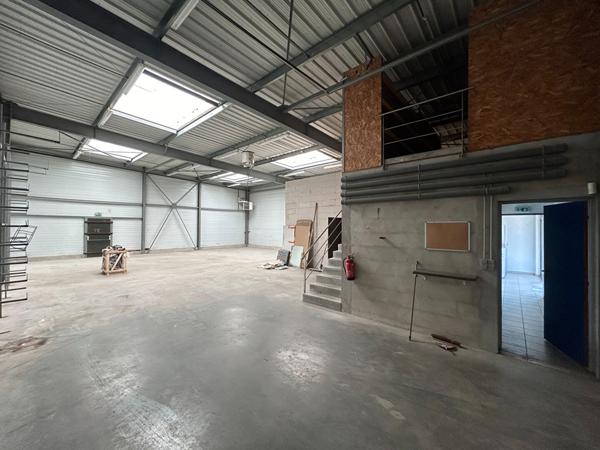 PROCHE MAYENNE - A VENDRE - BATIMENT D'ACTIVITE - 230 m² , Villaines la juhel PROCHE MAYENNE - A VENDRE - BATIMENT D'ACTIVITE - 230 m² , Villaines la juhel
