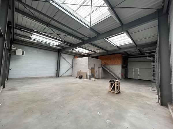 PROCHE MAYENNE - A VENDRE - BATIMENT D'ACTIVITE - 230 m² , Villaines la juhel PROCHE MAYENNE - A VENDRE - BATIMENT D'ACTIVITE - 230 m² , Villaines la juhel