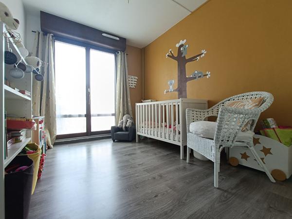 Appartement  avec balcon et parking