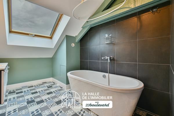 Appartement
         6 pièces
        - 205 m² 310 000 € *