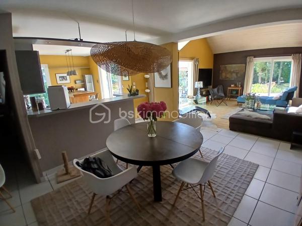 Venez découvrir votre maison, qui vous offre un grand confort de vie avec son exterieur extremement plaisant, avec son superbe terrain paysagé, se réveiller dans un écrin de verdure, prendre le petit déjeuner sur votre terrasse face a un environnement apaisant, sur une parcelle de 1258m2 clos.
Imaginez vous.....cette maison qui vous propose: une entrée avec un placard, dotés de très beaux volumes, une très belle pièce vie de 65m2 baigné de lumière avec une cuisine intégrée ouverte sur séjour-salon et deux accès sur terrasse et jardin ( store électrique ) + cellier,
une chambre parentale avec salle d'eau, un cabinet de toilette,  une salle d'eau,  un espace buanderie et  un grand studio récent de 35m2 meublé avec une entrée indépendante, comprenant une cuisine équipée, une chambre avec salle d'eau, buanderie, placard et une véranda sur un balcon et sa vue plaisante sur jardin (voir photo).
A l'étage, vous trouvez une grande mezzanine avec vide sur pièce de vie, trois chambres (chaque chambre ayant un split mural avec clim+ volets exterieurs motorisés), une salle de bains avec une baignoire et 2 vasques, un cabinet de toilette.
Votre maison vous propose un chauffage basse consommation en aérothermie + clim réversible de 2022 air-air, un poele au bois, une couverture de 2015+ chaineau+ grande isolation sous toiture, une charpente traditionnelle, un kit panneaux solaire de 2021, véranda de 2020, une grande cave, une piscine chauffante de 8x4 avec dome, un portail d'entrée motorisé, une alarme.
Une maison spacieuse et bien agencé avec des prestations de qualité, pour vous apporter un réel confort au quotidien!
Et si vous faisiez le choix de la qualité de vie?
Les honoraires sont inclus charge vendeur.
Renseignements et rendez vous du lundi au samedi de 8h à 20 h