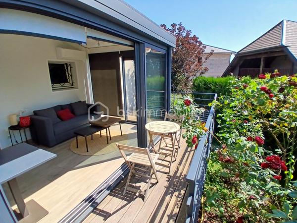 Venez découvrir votre maison, qui vous offre un grand confort de vie avec son exterieur extremement plaisant, avec son superbe terrain paysagé, se réveiller dans un écrin de verdure, prendre le petit déjeuner sur votre terrasse face a un environnement apaisant, sur une parcelle de 1258m2 clos.
Imaginez vous.....cette maison qui vous propose: une entrée avec un placard, dotés de très beaux volumes, une très belle pièce vie de 65m2 baigné de lumière avec une cuisine intégrée ouverte sur séjour-salon et deux accès sur terrasse et jardin ( store électrique ) + cellier,
une chambre parentale avec salle d'eau, un cabinet de toilette,  une salle d'eau,  un espace buanderie et  un grand studio récent de 35m2 meublé avec une entrée indépendante, comprenant une cuisine équipée, une chambre avec salle d'eau, buanderie, placard et une véranda sur un balcon et sa vue plaisante sur jardin (voir photo).
A l'étage, vous trouvez une grande mezzanine avec vide sur pièce de vie, trois chambres (chaque chambre ayant un split mural avec clim+ volets exterieurs motorisés), une salle de bains avec une baignoire et 2 vasques, un cabinet de toilette.
Votre maison vous propose un chauffage basse consommation en aérothermie + clim réversible de 2022 air-air, un poele au bois, une couverture de 2015+ chaineau+ grande isolation sous toiture, une charpente traditionnelle, un kit panneaux solaire de 2021, véranda de 2020, une grande cave, une piscine chauffante de 8x4 avec dome, un portail d'entrée motorisé, une alarme.
Une maison spacieuse et bien agencé avec des prestations de qualité, pour vous apporter un réel confort au quotidien!
Et si vous faisiez le choix de la qualité de vie?
Les honoraires sont inclus charge vendeur.
Renseignements et rendez vous du lundi au samedi de 8h à 20 h