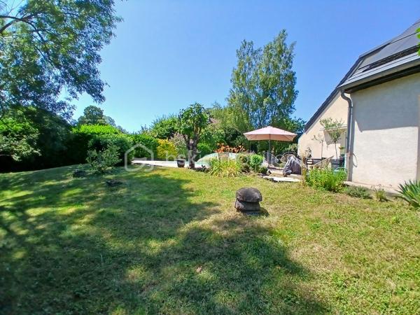 Venez découvrir votre maison, qui vous offre un grand confort de vie avec son exterieur extremement plaisant, avec son superbe terrain paysagé, se réveiller dans un écrin de verdure, prendre le petit déjeuner sur votre terrasse face a un environnement apaisant, sur une parcelle de 1258m2 clos.
Imaginez vous.....cette maison qui vous propose: une entrée avec un placard, dotés de très beaux volumes, une très belle pièce vie de 65m2 baigné de lumière avec une cuisine intégrée ouverte sur séjour-salon et deux accès sur terrasse et jardin ( store électrique ) + cellier,
une chambre parentale avec salle d'eau, un cabinet de toilette,  une salle d'eau,  un espace buanderie et  un grand studio récent de 35m2 meublé avec une entrée indépendante, comprenant une cuisine équipée, une chambre avec salle d'eau, buanderie, placard et une véranda sur un balcon et sa vue plaisante sur jardin (voir photo).
A l'étage, vous trouvez une grande mezzanine avec vide sur pièce de vie, trois chambres (chaque chambre ayant un split mural avec clim+ volets exterieurs motorisés), une salle de bains avec une baignoire et 2 vasques, un cabinet de toilette.
Votre maison vous propose un chauffage basse consommation en aérothermie + clim réversible de 2022 air-air, un poele au bois, une couverture de 2015+ chaineau+ grande isolation sous toiture, une charpente traditionnelle, un kit panneaux solaire de 2021, véranda de 2020, une grande cave, une piscine chauffante de 8x4 avec dome, un portail d'entrée motorisé, une alarme.
Une maison spacieuse et bien agencé avec des prestations de qualité, pour vous apporter un réel confort au quotidien!
Et si vous faisiez le choix de la qualité de vie?
Les honoraires sont inclus charge vendeur.
Renseignements et rendez vous du lundi au samedi de 8h à 20 h
