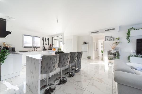 Maison à vendre |                                       Saint-Yzan-de-Soudiac |                                        5 pièces  |  115 m²