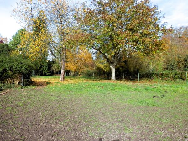 Terrain à Bâtir de 1005 m² à proximité de POIX-de-Picardie